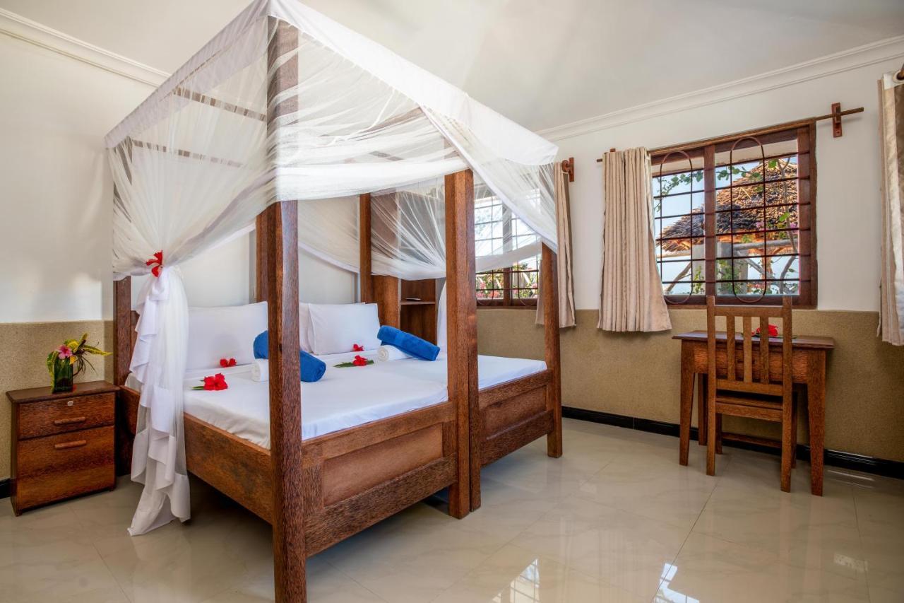 Weavers Lodge Pongwe Esterno foto